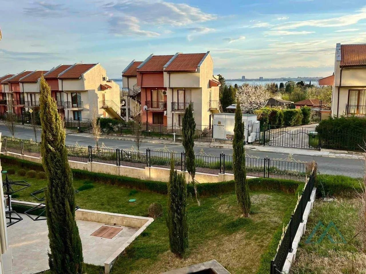 2-izbový luxusný apartmán s výhľadom na more, Romance Paris, 250m od mora, Sveti Vlas - foto 11