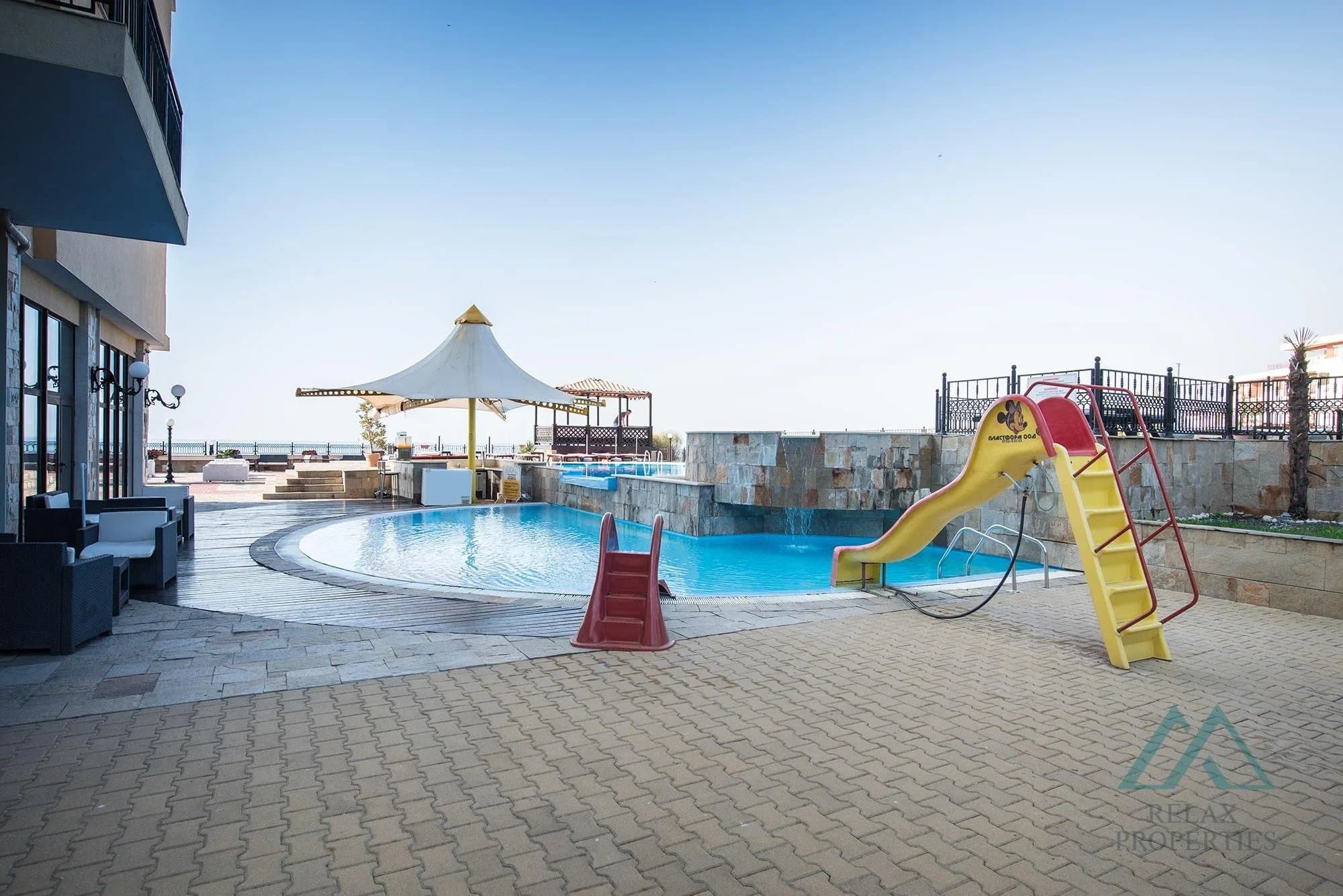 Priestranné 2-izbové apartmány s výhľadom na more, luxusný 4* komplex Tiva Del Mar, prvá línia pri mori, Sveti Vlas, Bulharsko - foto 56