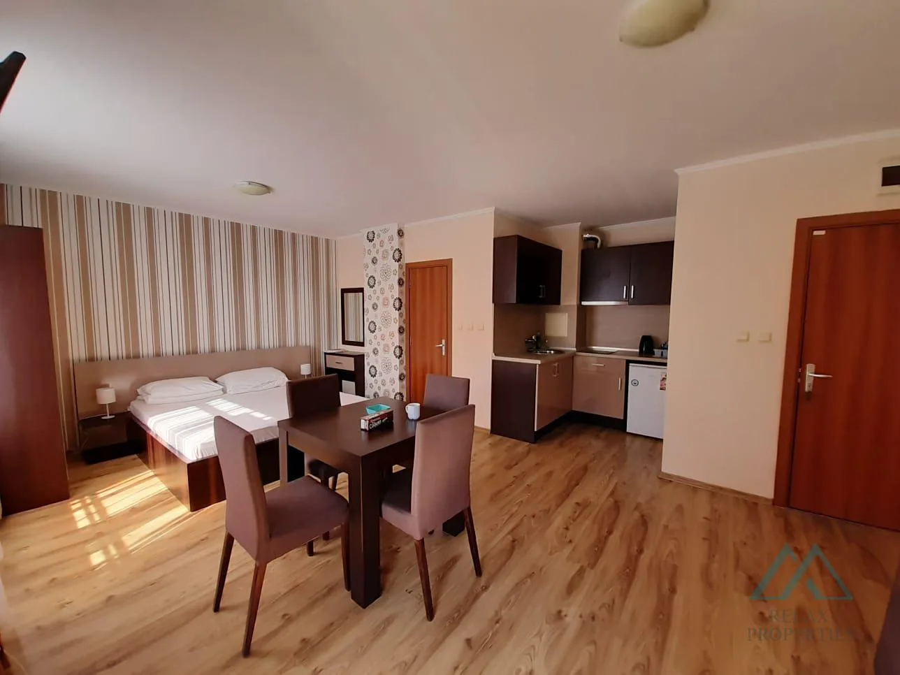 Veľký 48m2 apartmán s výhľadom na bazén v komplexe Dawn Park, Slnečné pobrežie. - foto 34
