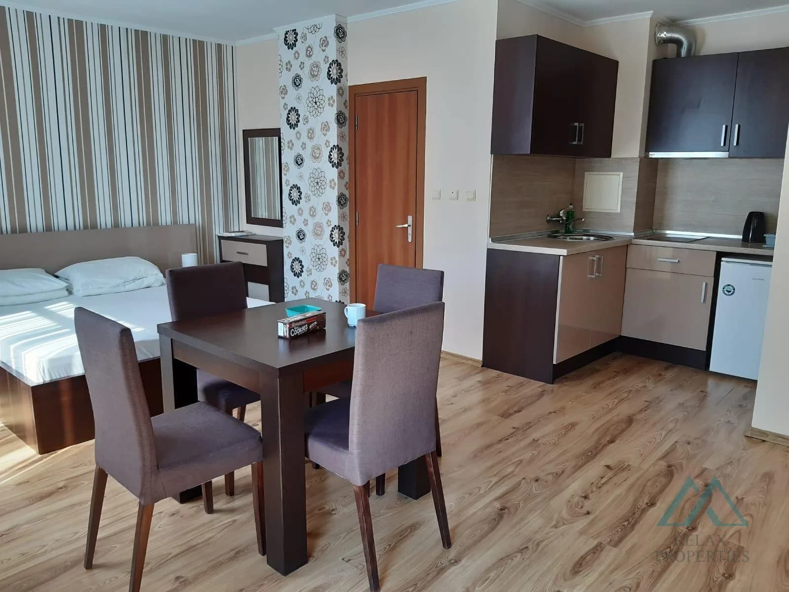 Veľký 48m2 apartmán s výhľadom na bazén v komplexe Dawn Park, Slnečné pobrežie. - foto 39