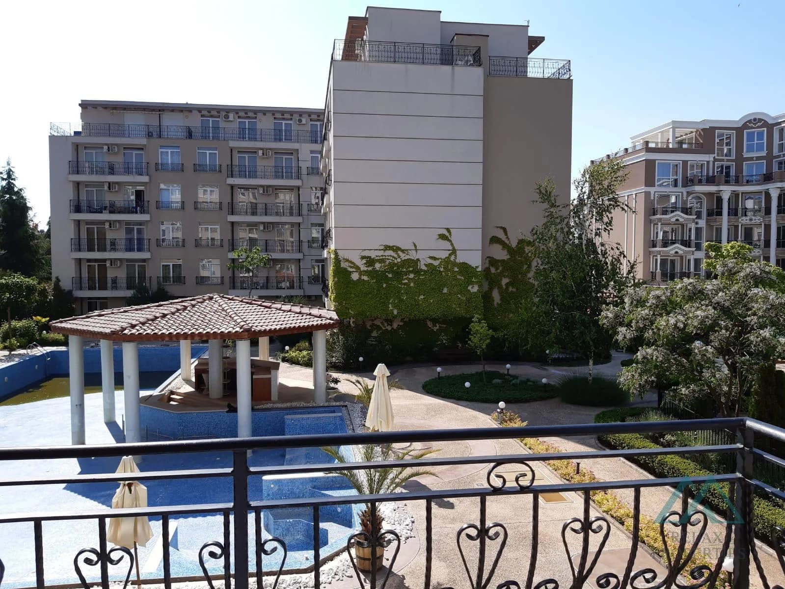 Veľký 48m2 apartmán s výhľadom na bazén v komplexe Dawn Park, Slnečné pobrežie. - foto 40