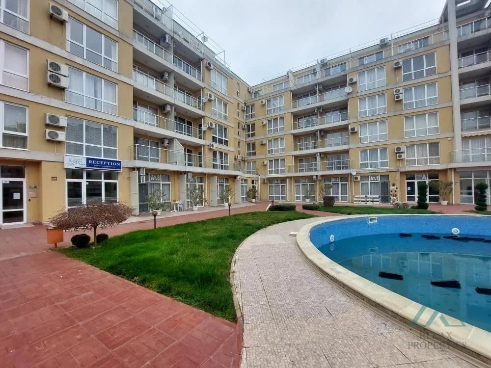Priestranný 2-izbový apartmán s terasou, komplex Flores Park, Slnečné pobrežie – len 300 m od pláže, Bulharsko - 1