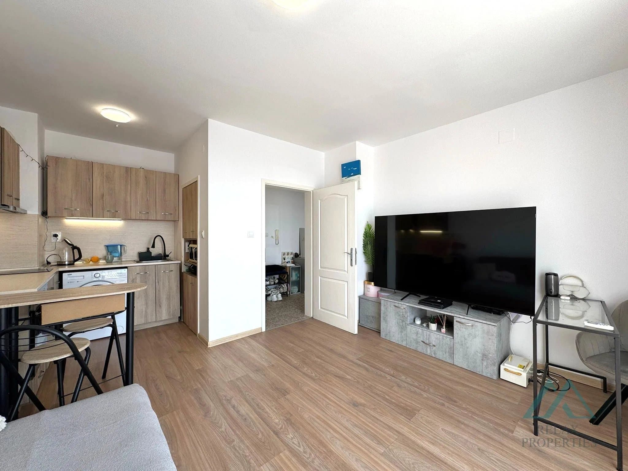 Priestranný 2-izbový apartmán s terasou, komplex Flores Park, Slnečné pobrežie – len 300 m od pláže, Bulharsko - foto 8