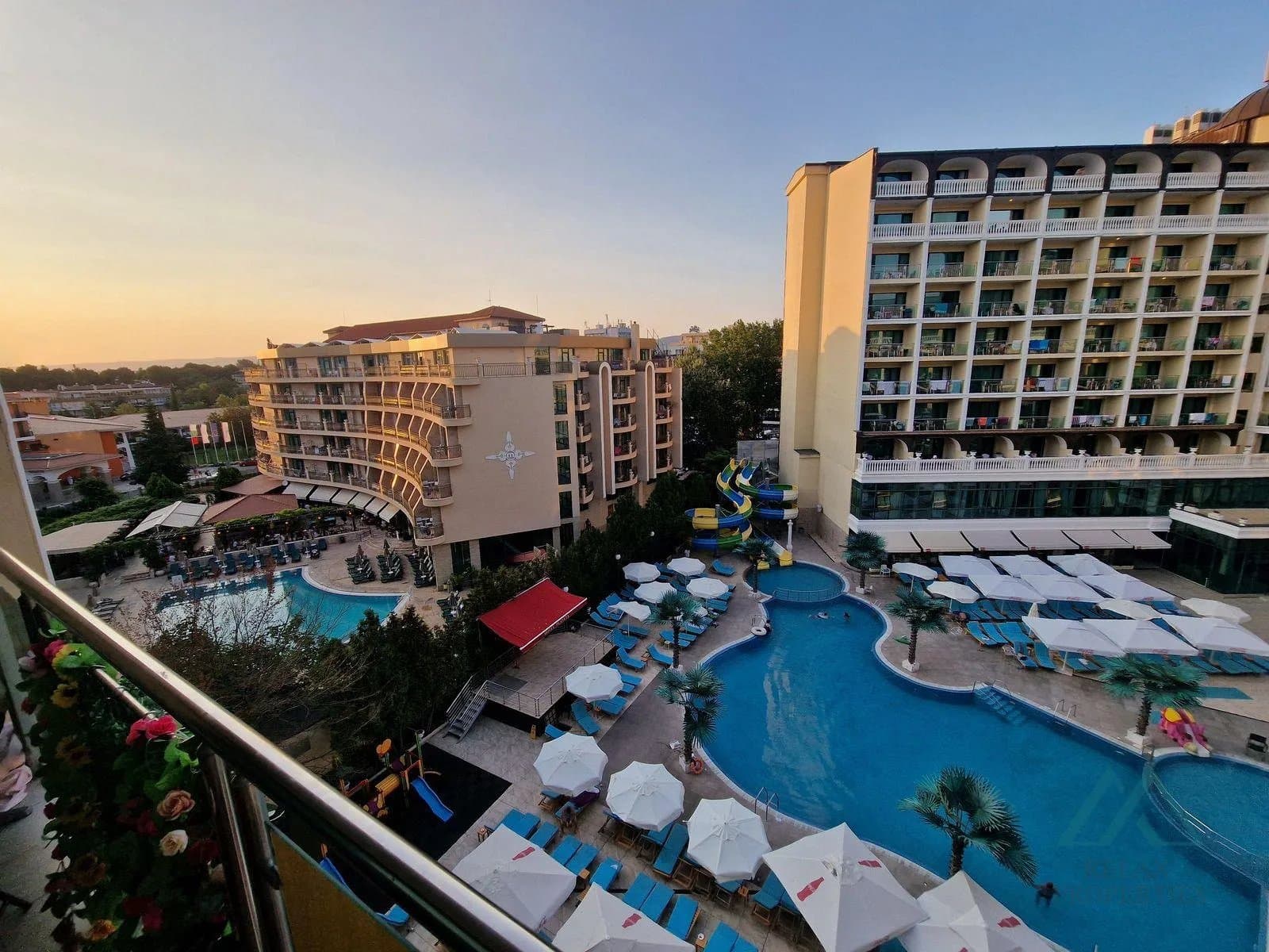 Veľký štúdiový apartmán v prvej línii s výhľadom na bazén, 4* Planeta hotel and aquapark, 50m od mora, Slnečné Pobrežie, Bulharsko - 3