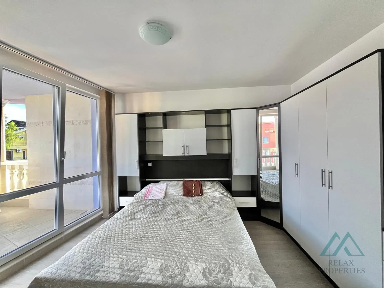 2-izbový apartmán s výhľadom na more, komplex Aurora, Nessebar, 30m od mora - foto 10