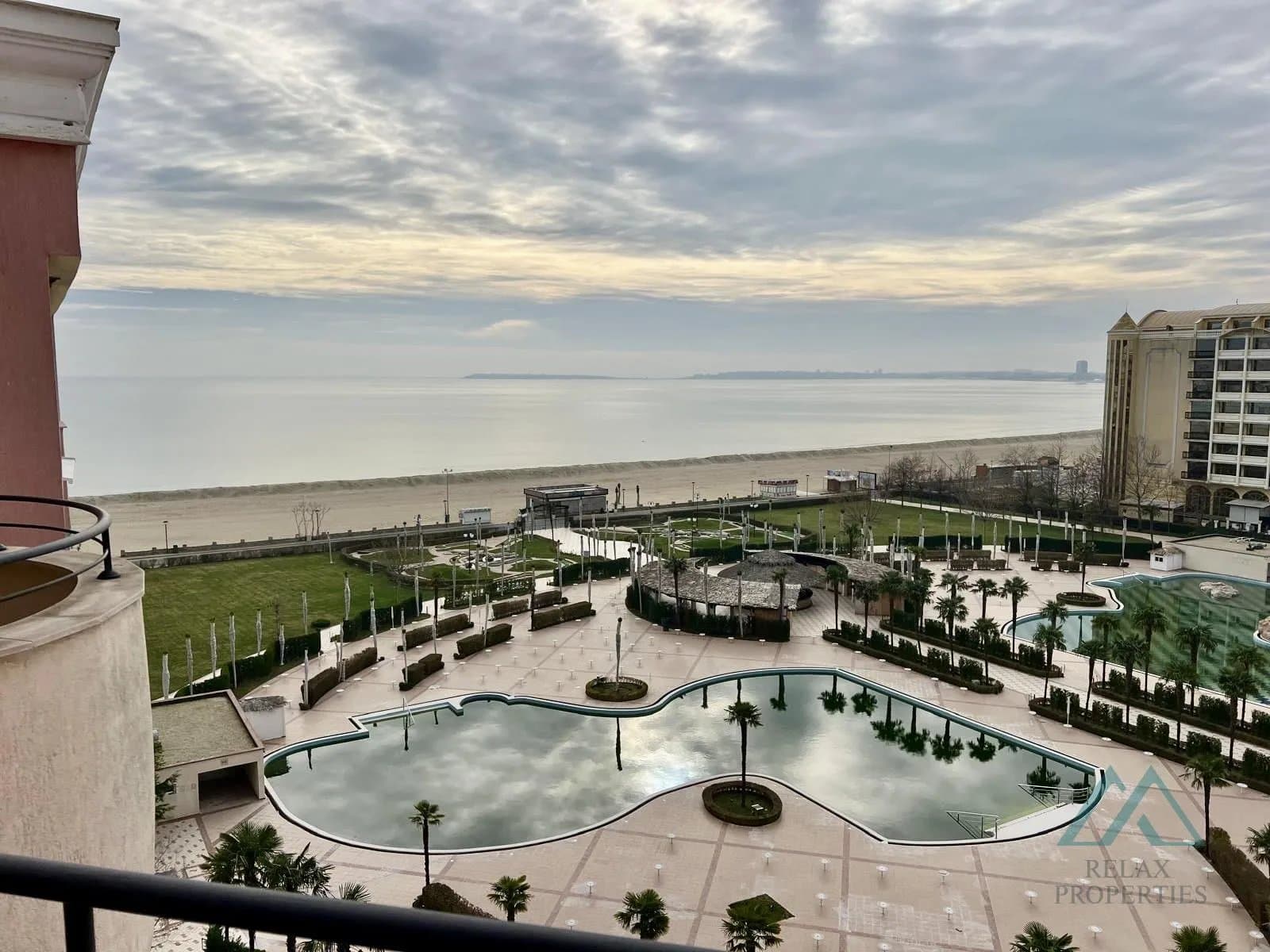 Luxusný 2-izbový apartmán s nádherným výhľadom na more, DIT Majestic Beach Resort, prvá línia, Slnečné pobrežie - 2