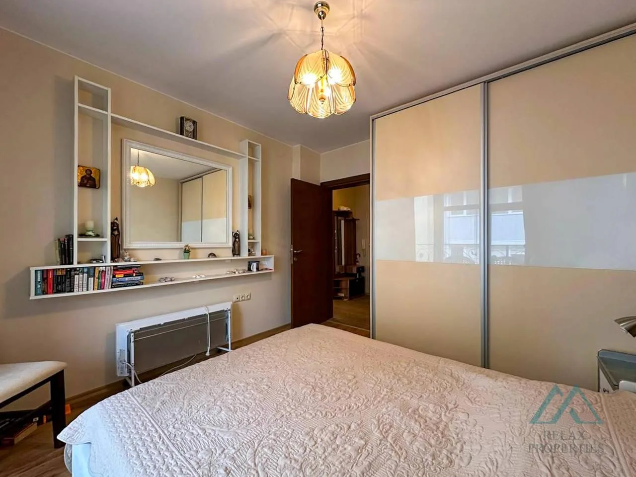 Slnečný a priestranný 2-izbový apartmán v prvej línii od mora, komplex Rich 3, Ravda, Bulharsko - foto 9