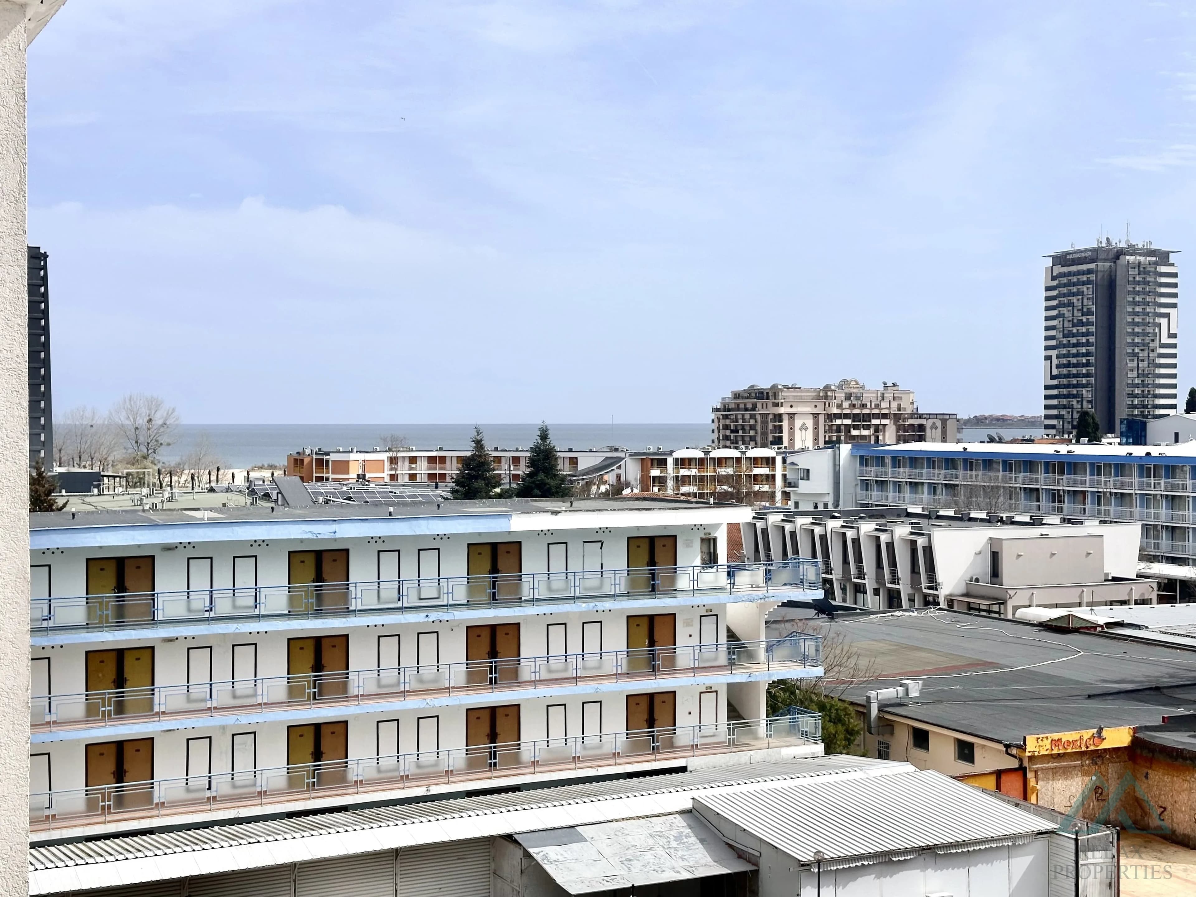 Priestranný 2-izbový apartmán 83,21 m² s 2 kúpeľňami a výhľadom na more v komplexe Babylon na Slnečnom pobreží. - foto 29