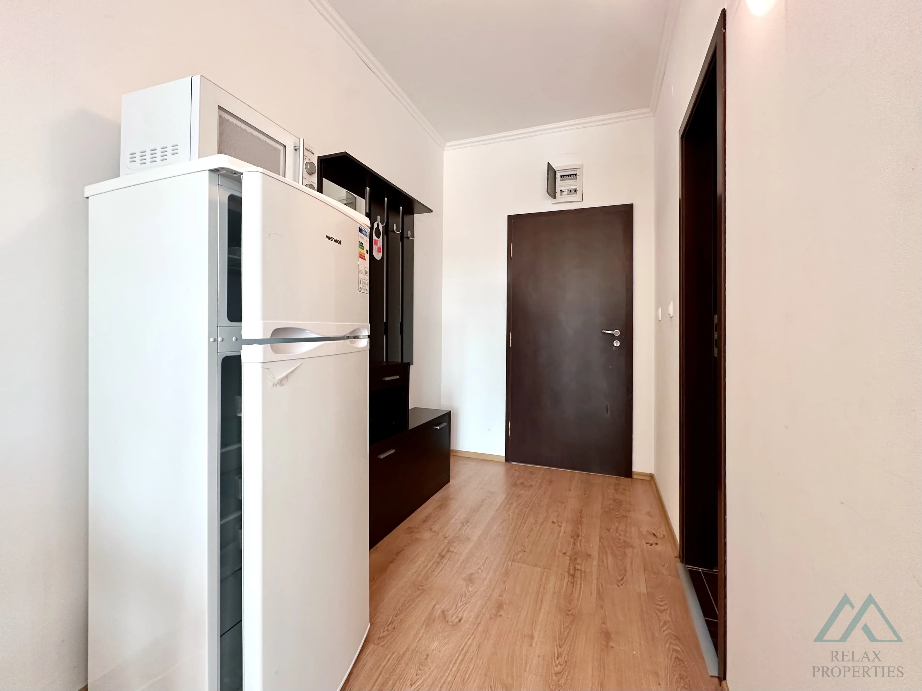 Priestranný 2-izbový apartmán 83,21 m² s 2 kúpeľňami a výhľadom na more v komplexe Babylon na Slnečnom pobreží. - foto 14