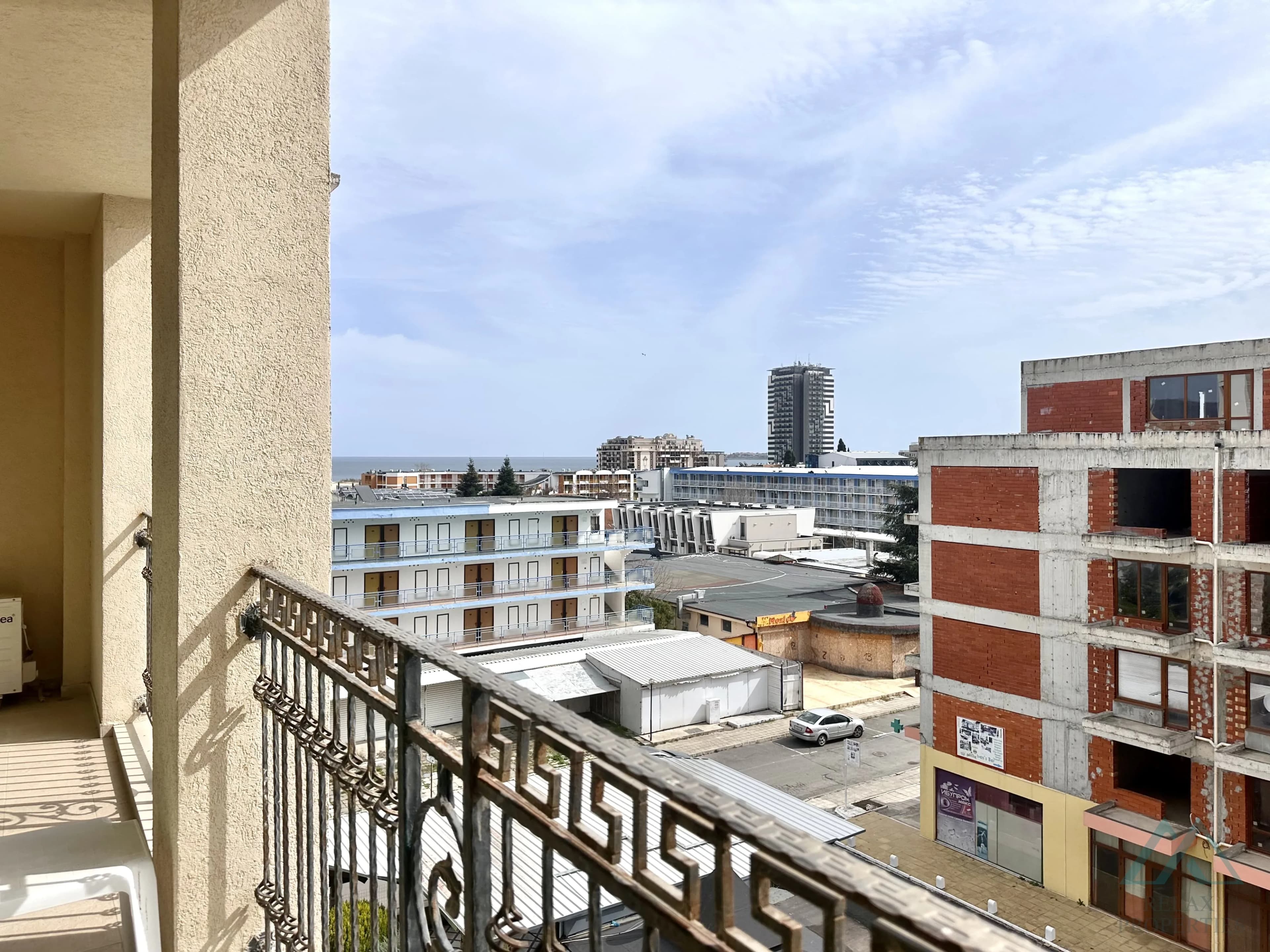 Priestranný 2-izbový apartmán 83,21 m² s 2 kúpeľňami a výhľadom na more v komplexe Babylon na Slnečnom pobreží. - foto 36