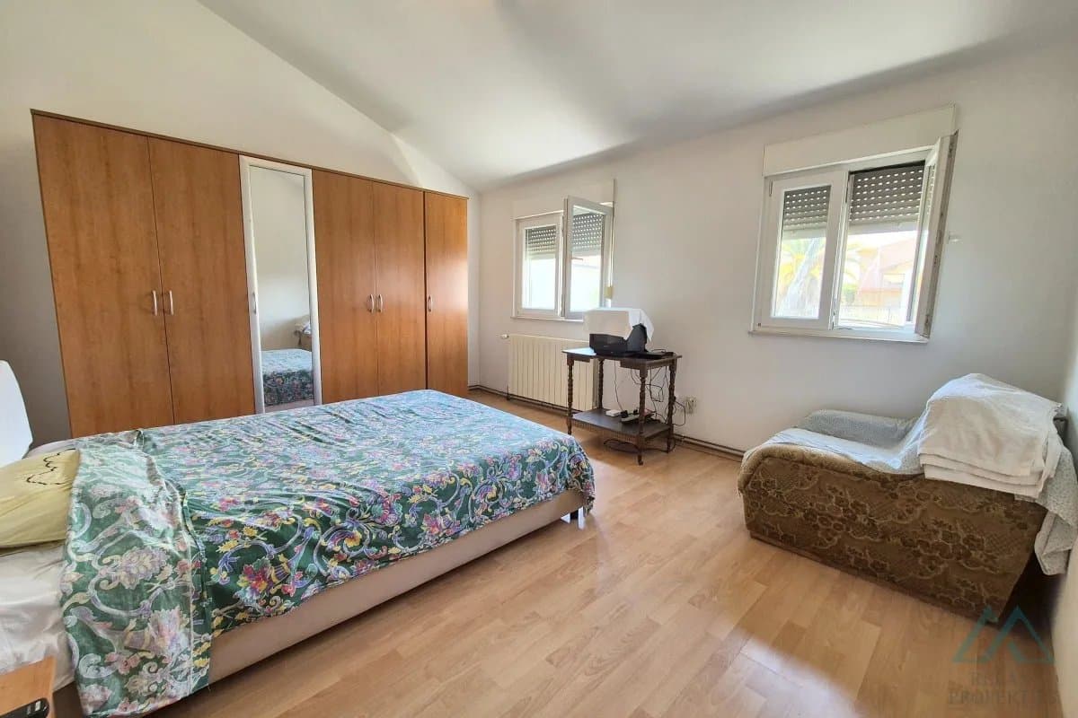 Rodinný radový dom na dvoch podlažiach, 500m od mora, Kaštel Lukšić – Dalmácia - foto 7