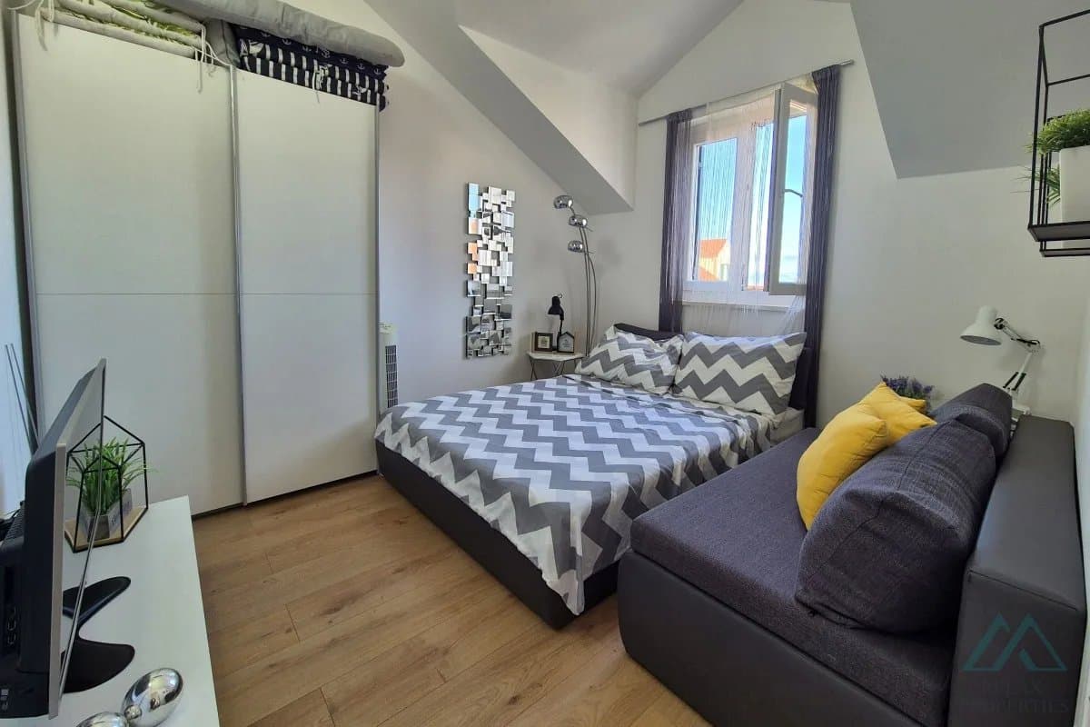 Moderne zariadený apartmán s výhľadom na more, 350m od mora, Supetar – ostrov Brač - foto 6