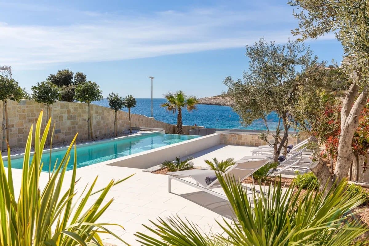 Luxusná vila s bazénom v 1. línii pri mori, Rogoznica – Dalmácia - 1