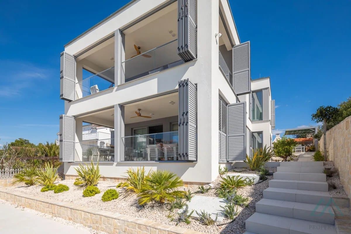 Luxusná vila s bazénom v 1. línii pri mori, Rogoznica – Dalmácia - foto 6