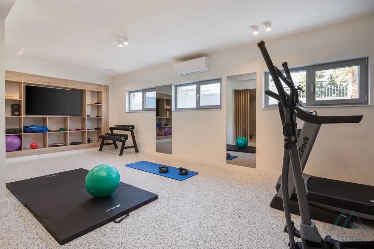 Luxusná vila s bazénom v 1. línii pri mori, Rogoznica – Dalmácia - foto 16