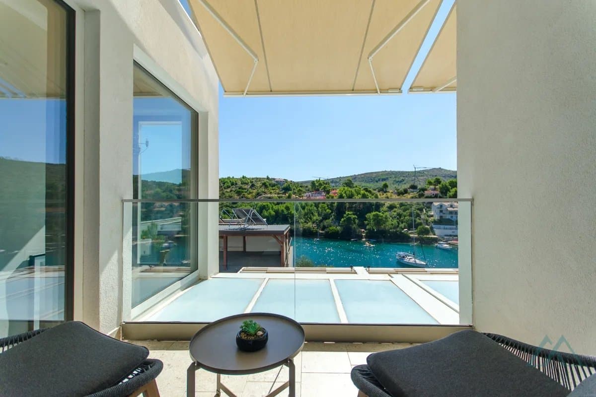 Novostavba vily s bazénom a otvoreným výhľadom na more, Brač – Bobovišća - foto 21