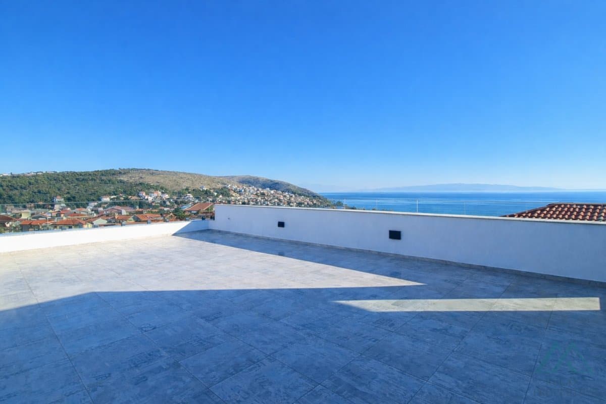 Penthouse s strešnou terasou a výhľadom na more, ostrov Čiovo – Dalmácia - 1