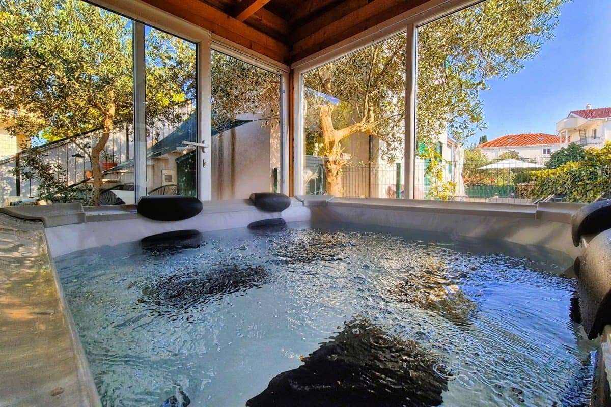 Novostavba domu s 2 apartmánmi, záhradou a parkovaním, Kaštel Lukšić – Dalmácia - foto 4