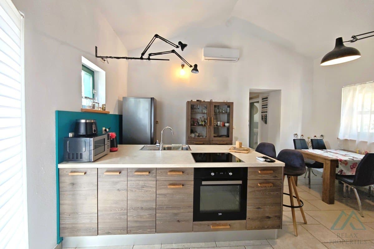 Novostavba domu s 2 apartmánmi, záhradou a parkovaním, Kaštel Lukšić – Dalmácia - foto 6