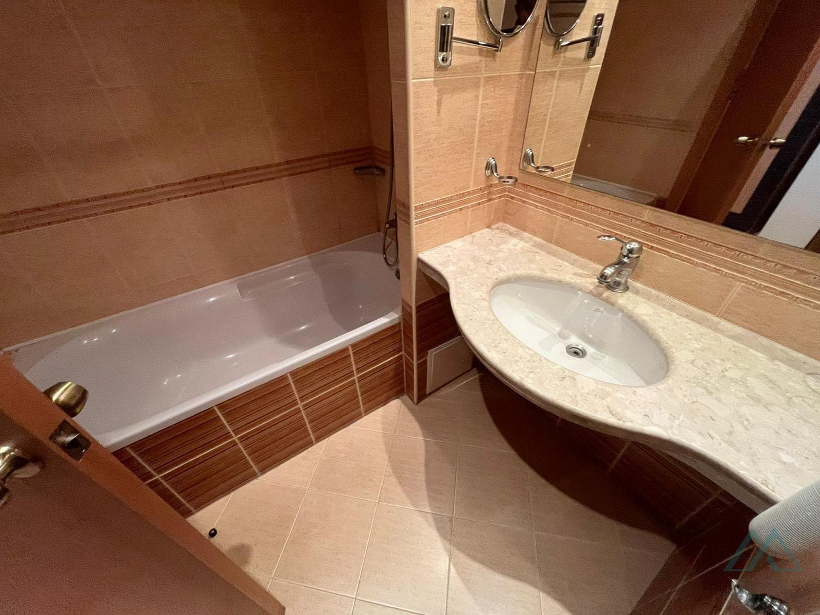 Prvá línia! Štúdiový apartmán v 4★ rezorte DIT Majestic, s nájomnou zmluvou, Slnečné pobrežie, Bulharsko - foto 11