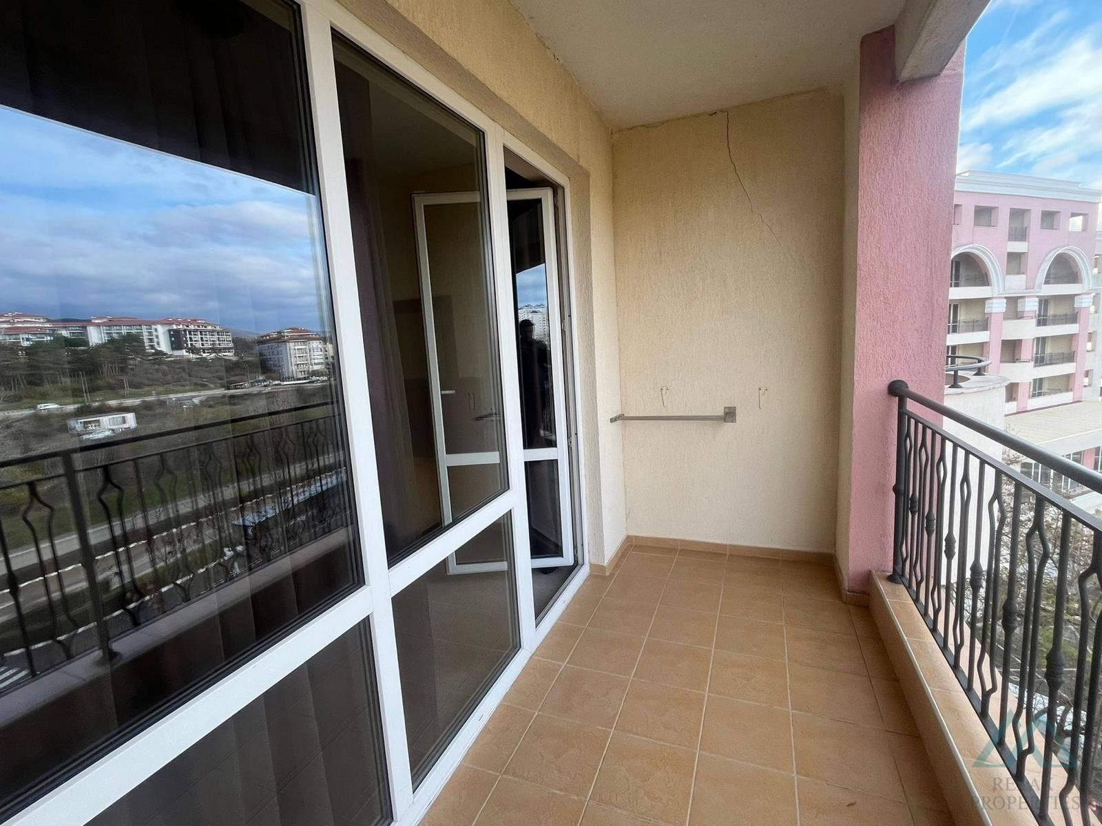 Prvá línia! Štúdiový apartmán v 4★ rezorte DIT Majestic, s nájomnou zmluvou, Slnečné pobrežie, Bulharsko - foto 15