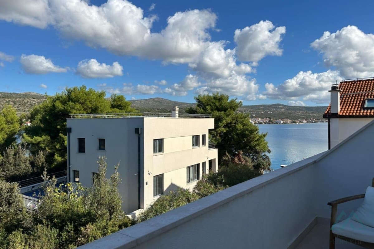 3-izbový apartmán pri pláži s výhľadom na more, Rogoznica – Dalmácia - 2