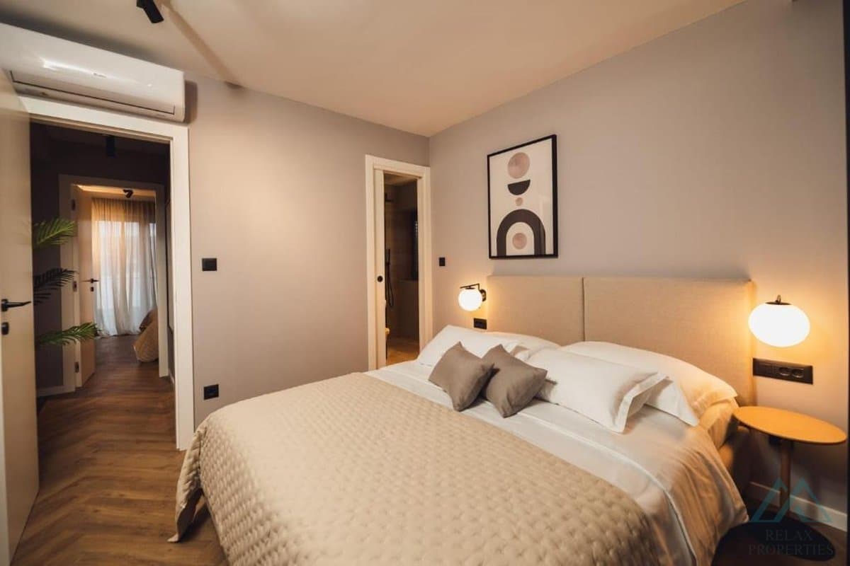 Vila s dvoma apartmánmi a bazénom, Rogoznica – Dalmácia - foto 14