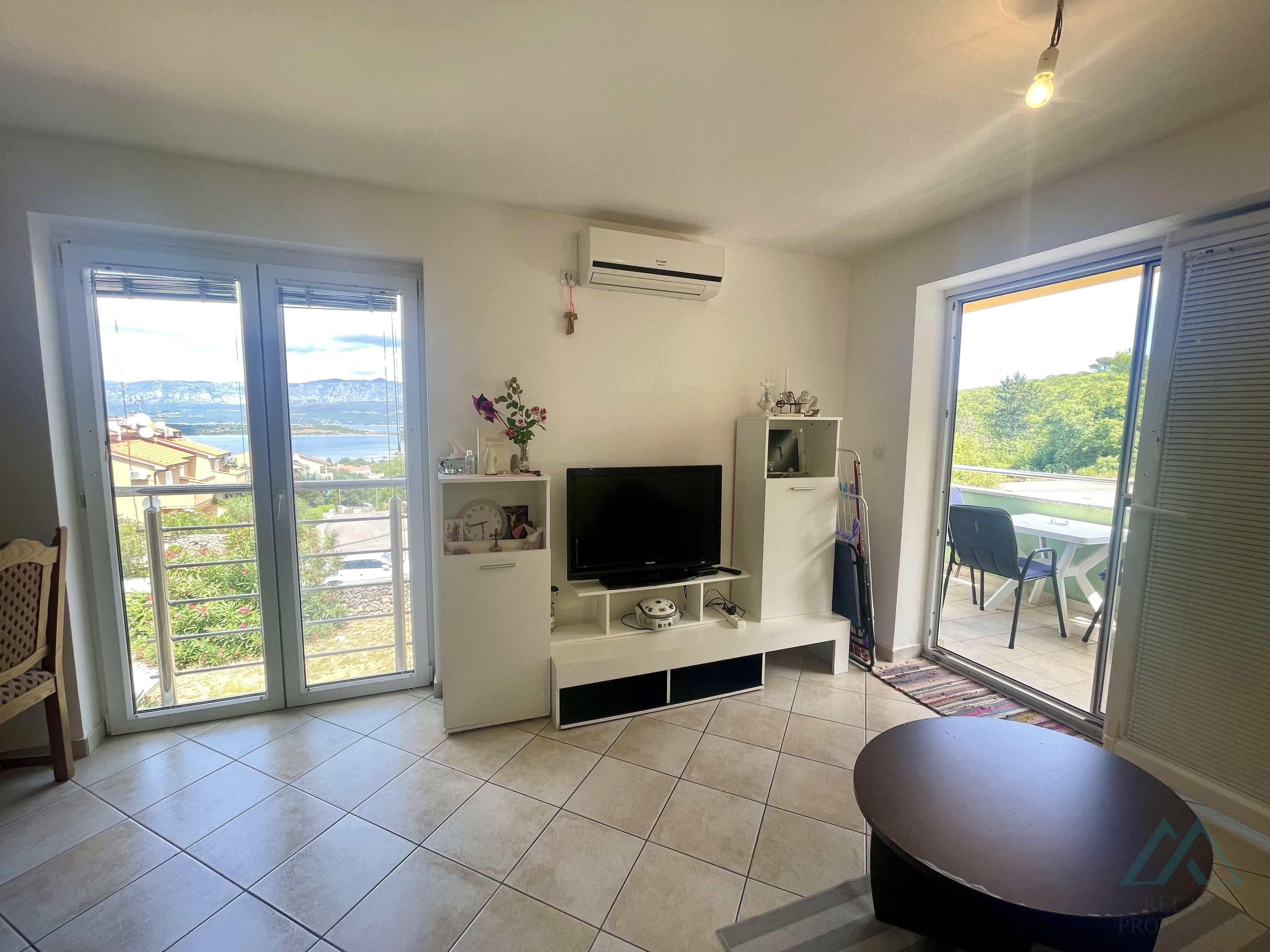 Komfortný apartmán s výhľadom na more, ostrov Krk – Soline - 1