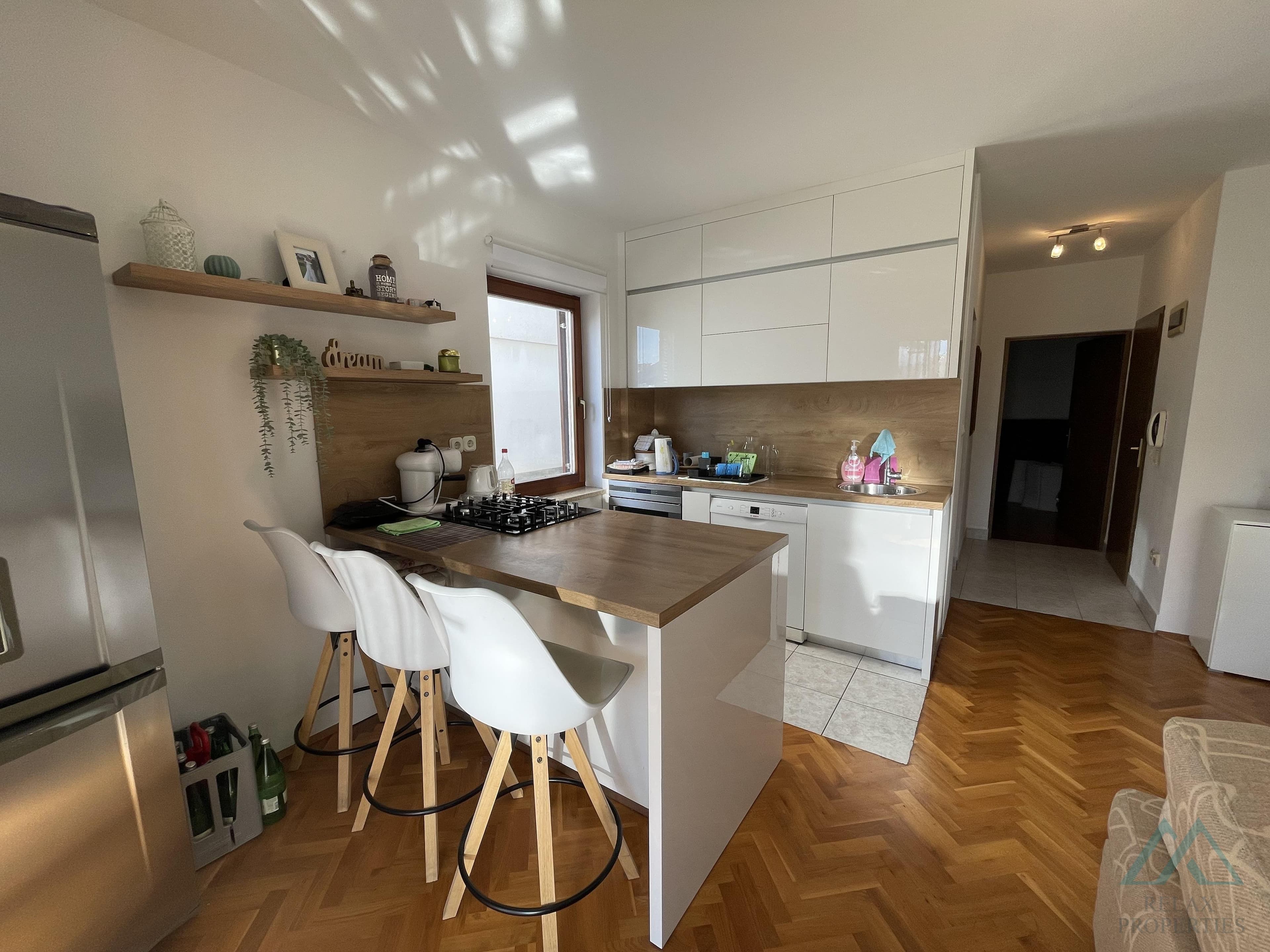 2-izbový apartmán so záhradou, ostrov Krk – Malinska, 350m od mora - foto 8