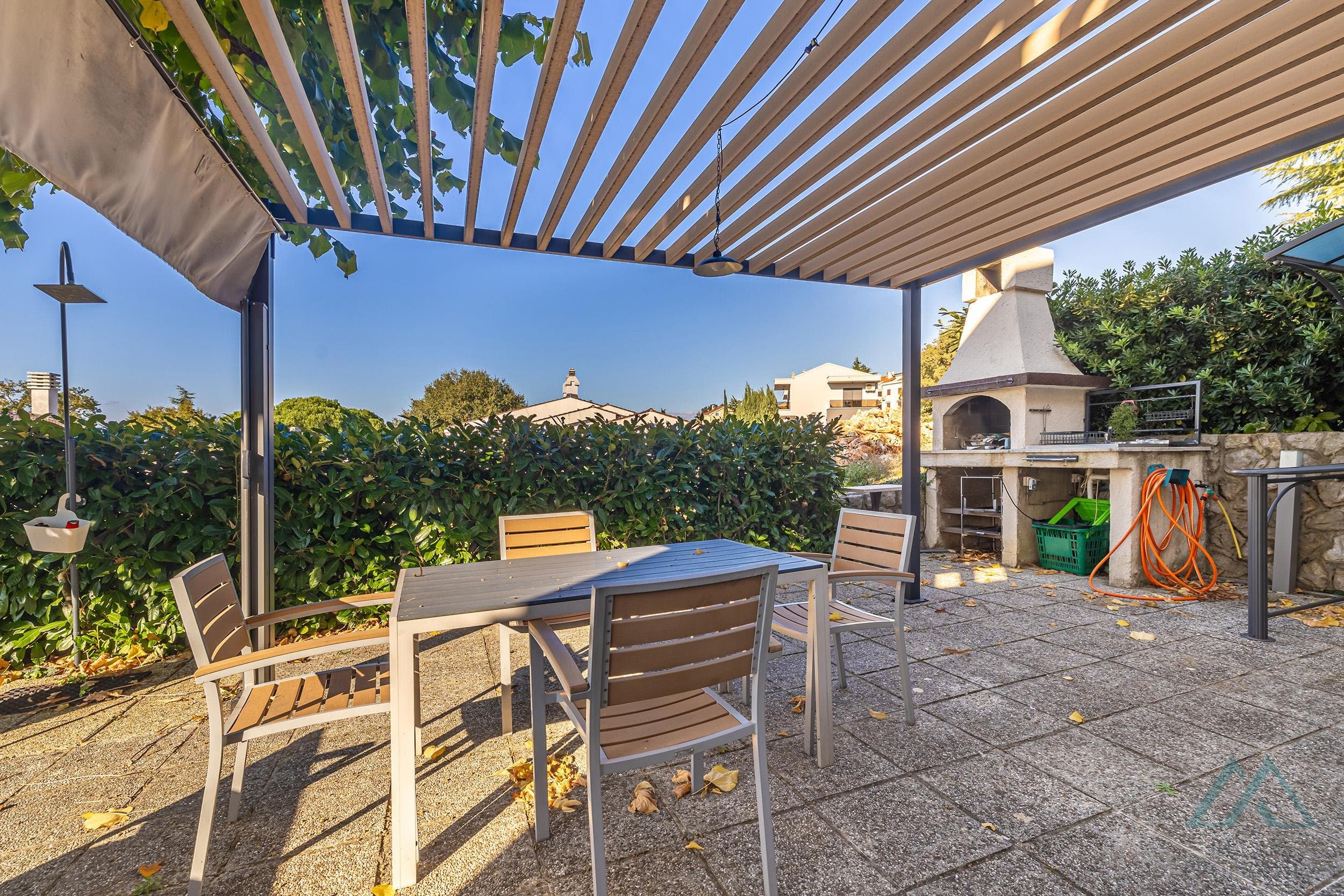 Dom s výhľadom na more a záhradou, 400m od mora, Njivice, ostrov Krk - foto 6