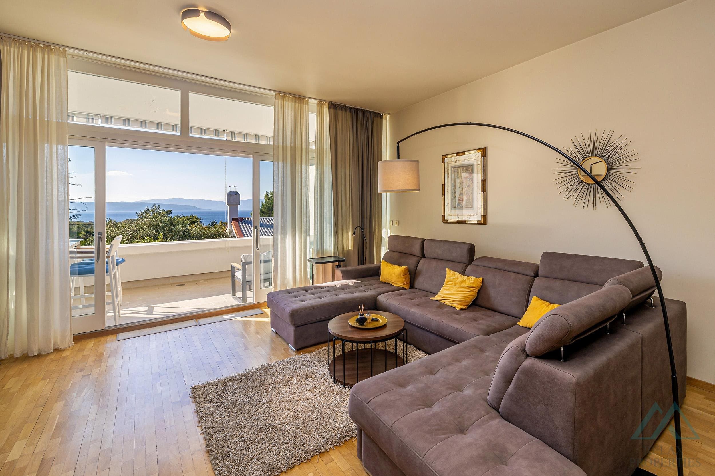 Dom s výhľadom na more a záhradou, 400m od mora, Njivice, ostrov Krk - foto 7