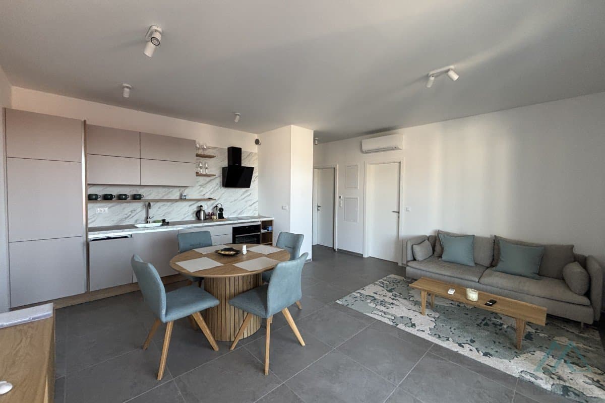 3-izbový penthouse s výhľadom na more a strešnou terasou – Trogir, Čiovo - 5