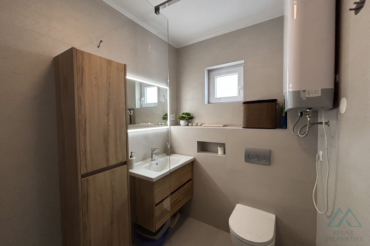 3-izbový apartmán s moderným zariadením – Čiovo, Okrug Gornji, len 120 m od mora - foto 15