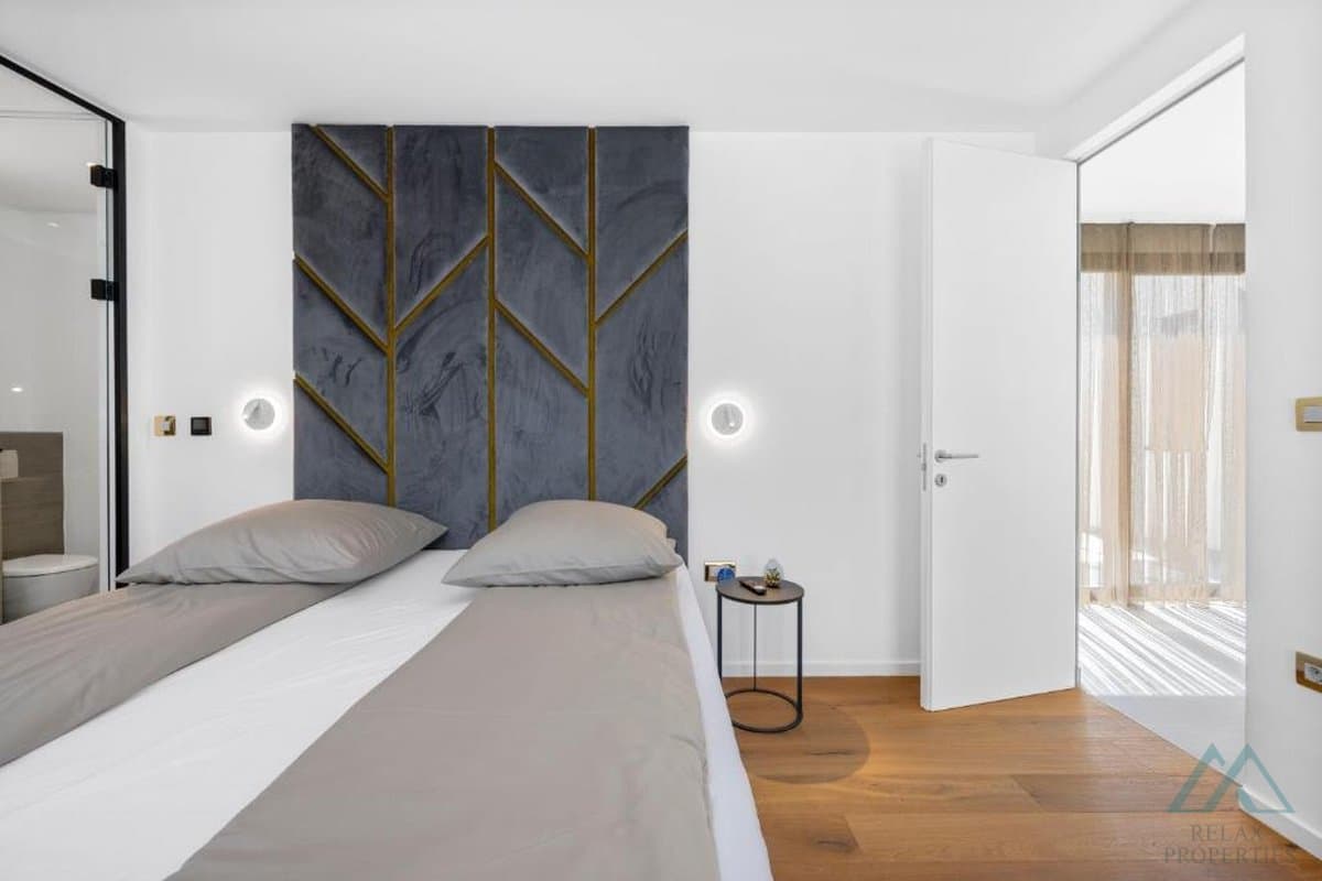 Luxusná vila s bazénom a otvoreným výhľadom na more – Čiovo, Dalmácia - foto 12