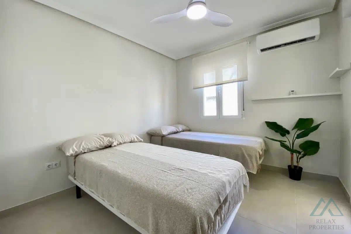 4-spálňový radový dom, v La Laguna II, Playa Flamenca, luxusná rekonštrukcia - foto 13