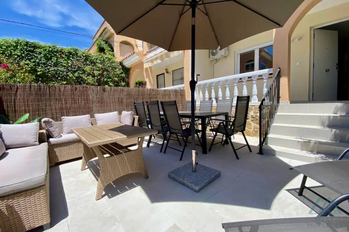 4-spálňový radový dom, v La Laguna II, Playa Flamenca, luxusná rekonštrukcia - foto 25