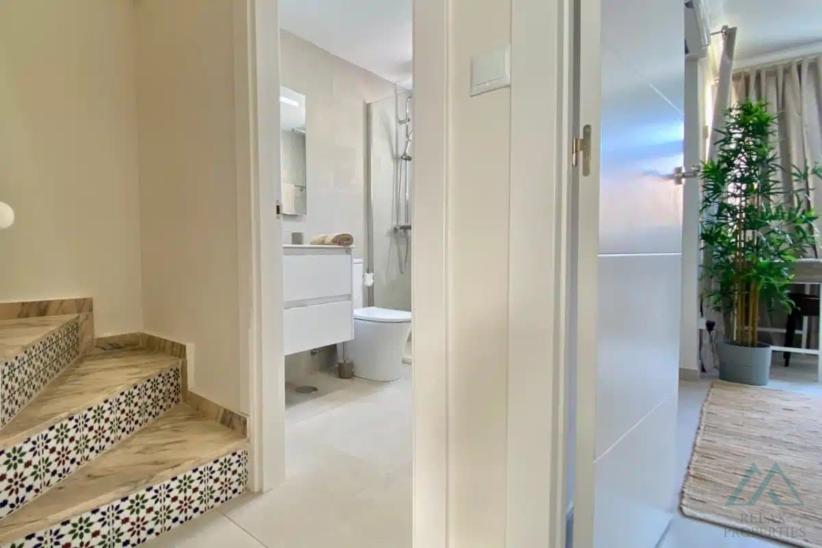 4-spálňový radový dom, v La Laguna II, Playa Flamenca, luxusná rekonštrukcia - foto 33