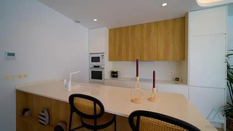 4-izbová vila v Villa Le Mans, Los Altos s privátnym bazénom - foto 9