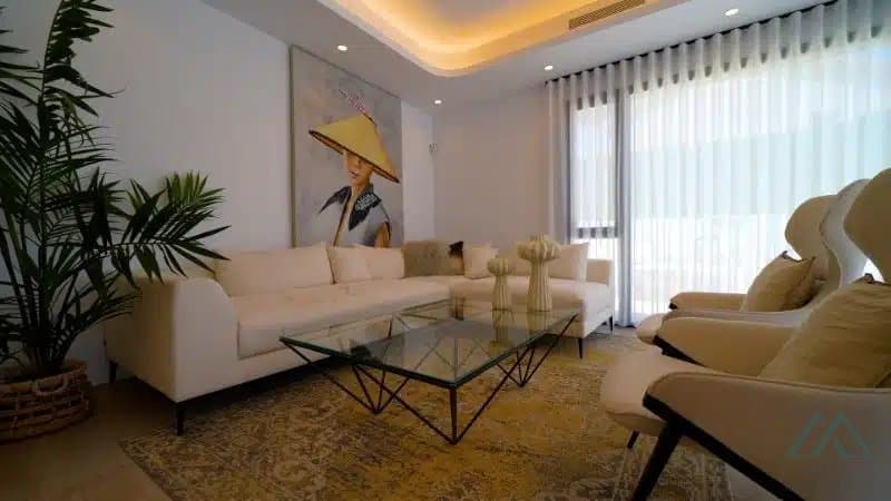 4-izbová vila v Villa Le Mans, Los Altos s privátnym bazénom - foto 6