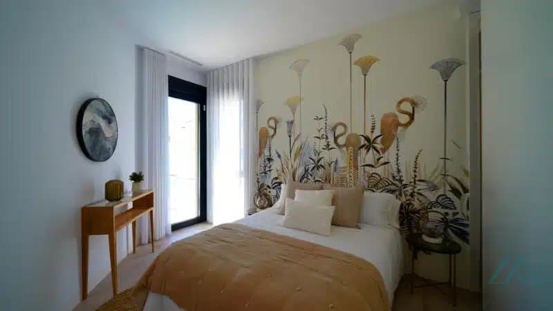 4-izbová vila v Villa Le Mans, Los Altos s privátnym bazénom - foto 11