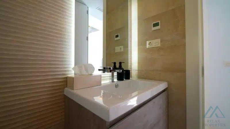 4-izbová vila v Villa Le Mans, Los Altos s privátnym bazénom - foto 12