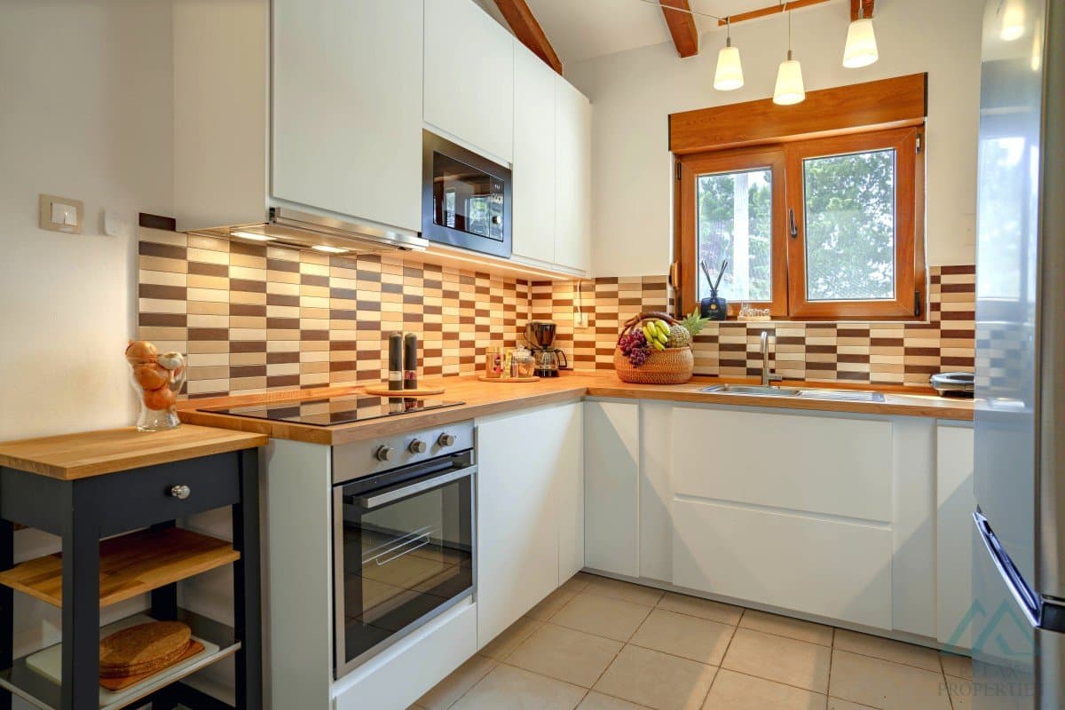 Rekreačný dom s bazénom, saunou a výhľadom na more – ostrov Hvar, 150 m od mora - foto 9