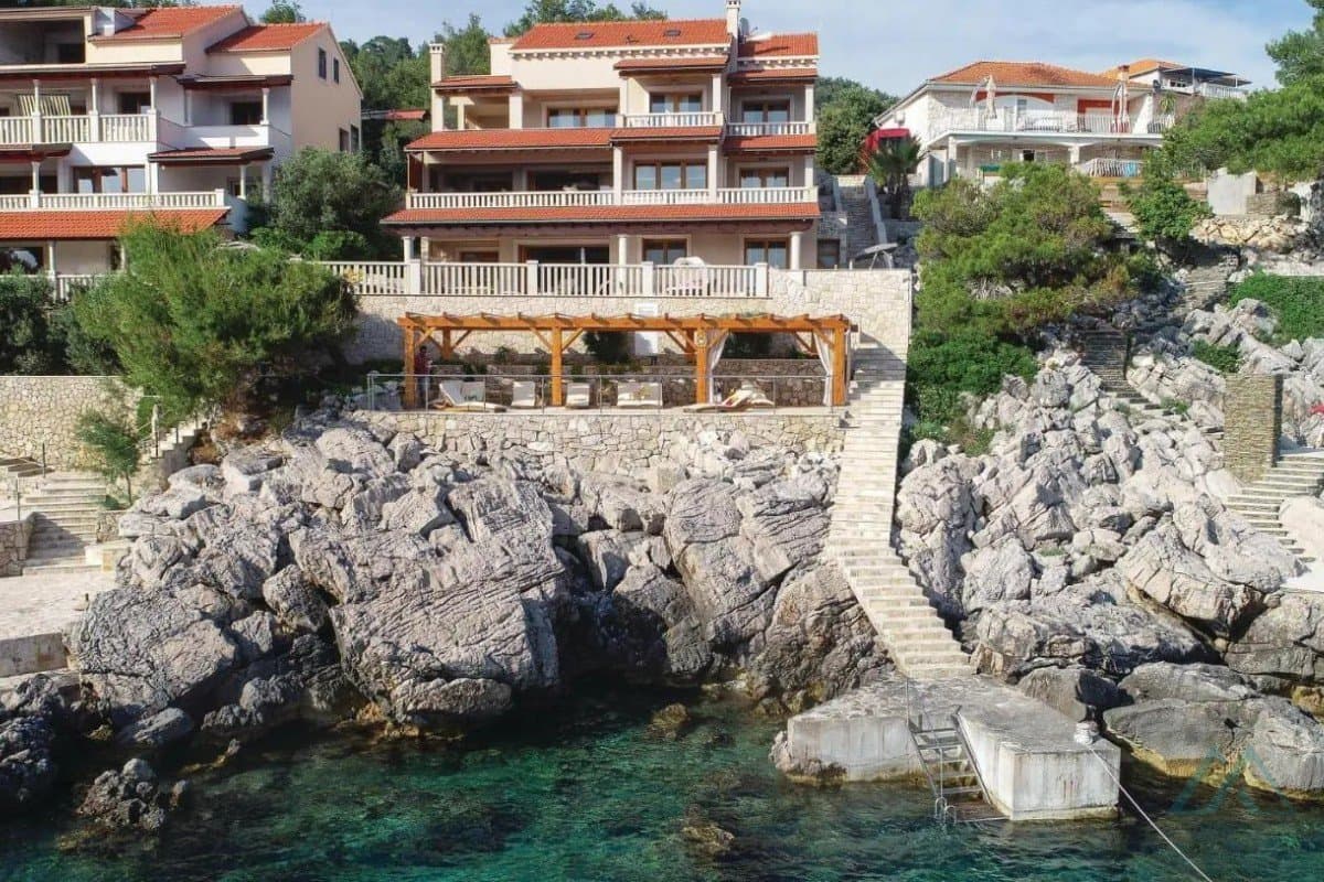 Luxusná vila priamo pri mori s bazénom – ostrov Korčula, prvá línia, Chorvátsko - 1