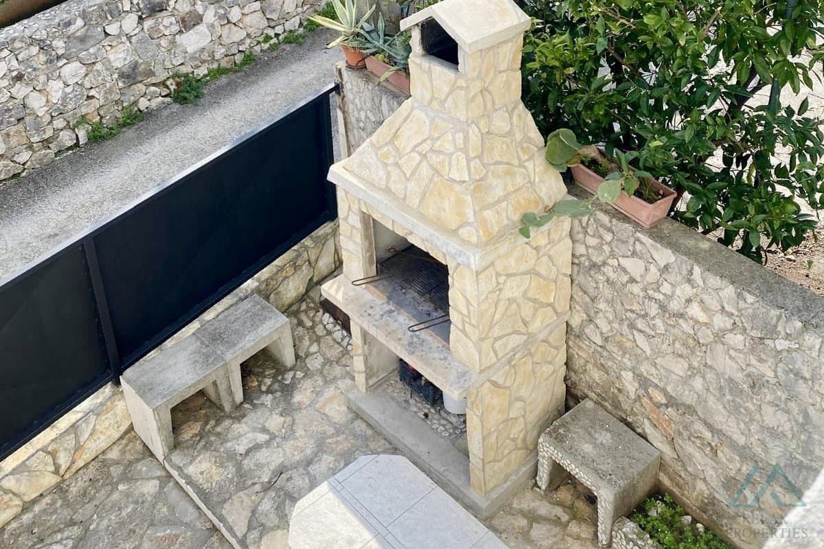 Samostatne stojaci dom blízko mora s dvoma apartmánmi – ostrov Čiovo, Slatine, investičná príležitosť - foto 18