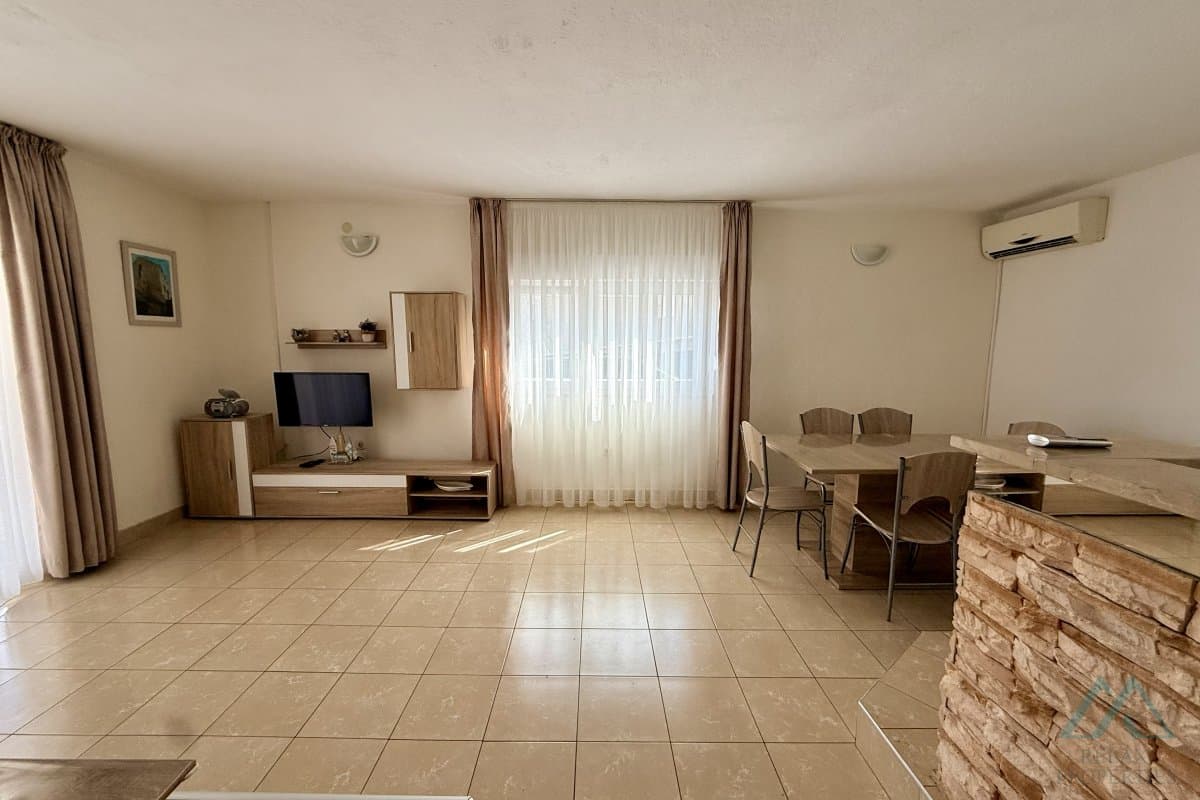 Samostatne stojaci dom blízko mora s dvoma apartmánmi – ostrov Čiovo, Slatine, investičná príležitosť - foto 7