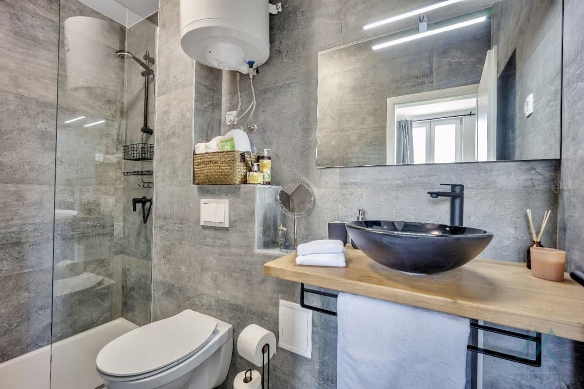 Moderný apartmánový dom so 6 jednotkami – Trogir, 150 m od mora, výborná investícia - foto 17