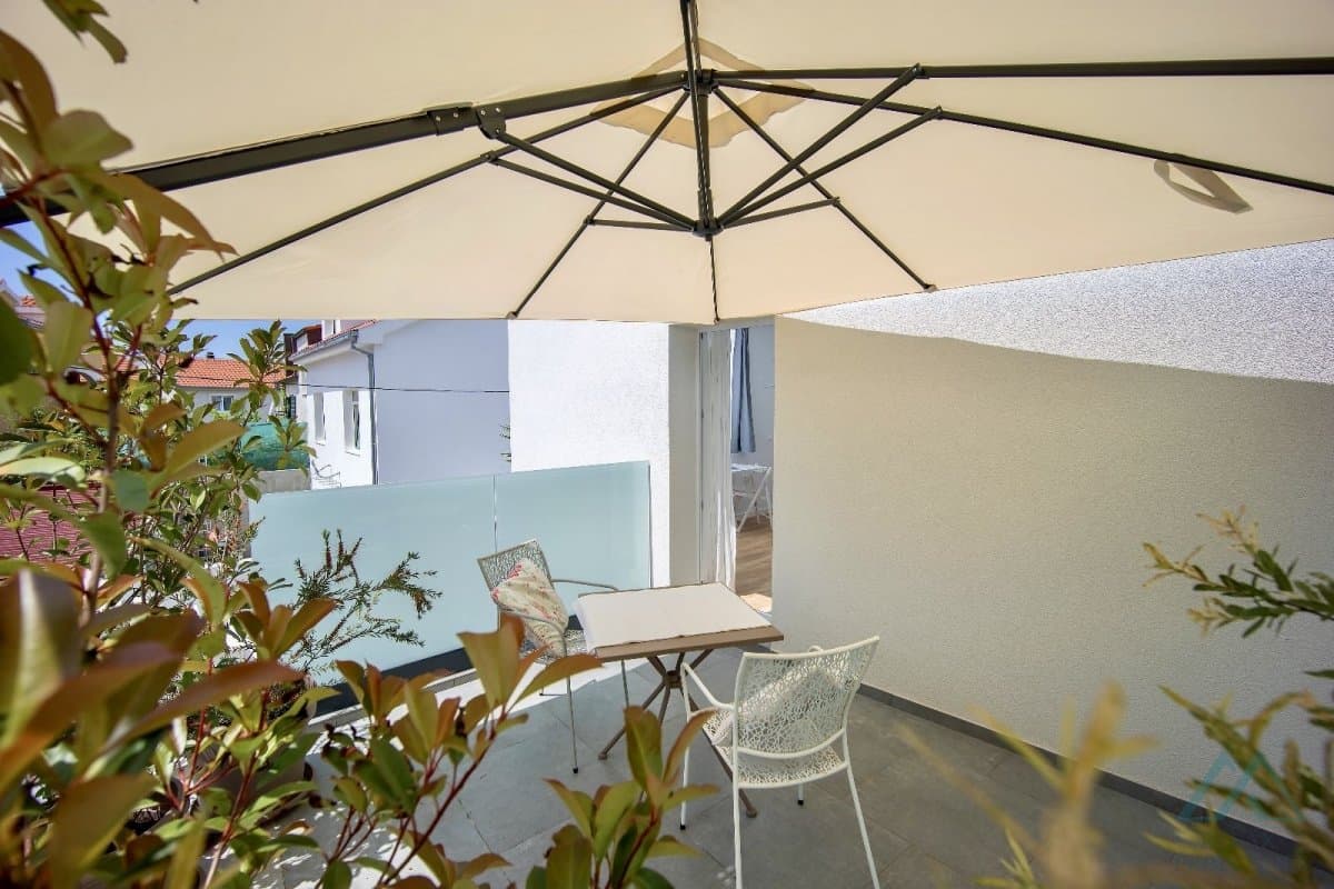 Moderný apartmánový dom so 6 jednotkami – Trogir, 150 m od mora, výborná investícia - foto 18