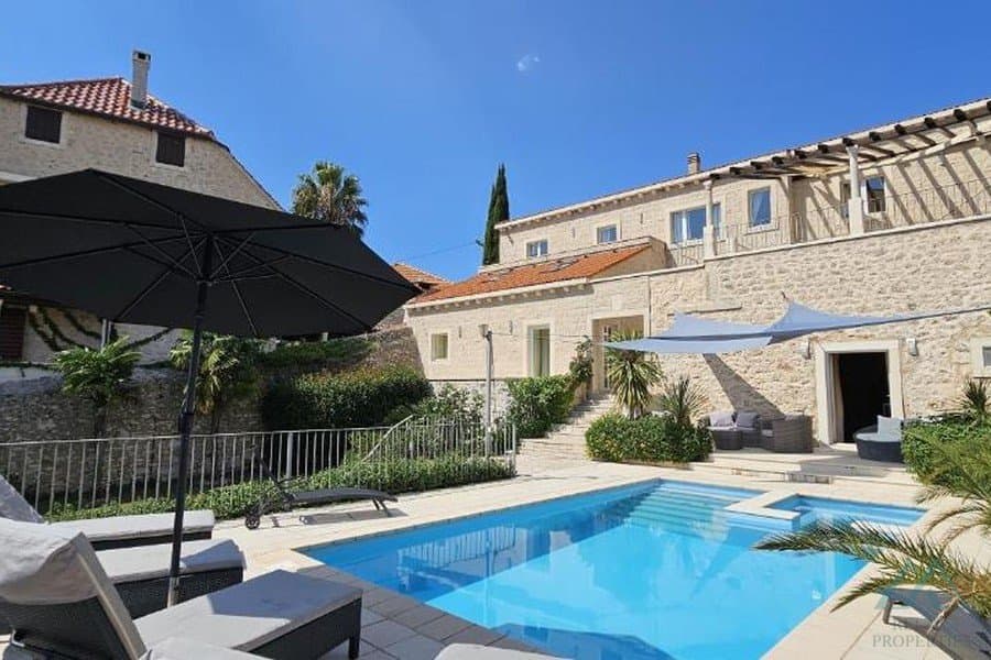 Tradičný kamenný dom s bazénom a výhľadom na more – ostrov Brač, 30 m od mora - 2