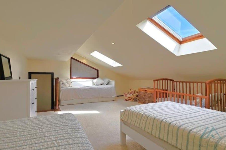 Tradičný kamenný dom s bazénom a výhľadom na more – ostrov Brač, 30 m od mora - foto 11