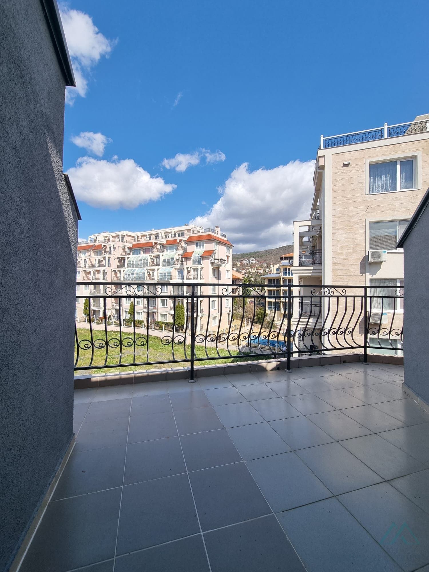 Novostavba 2-izbový apartmán 70 m² s terasou, Villa Venezia, Sveti Vlas, 450 m od pláže - 4